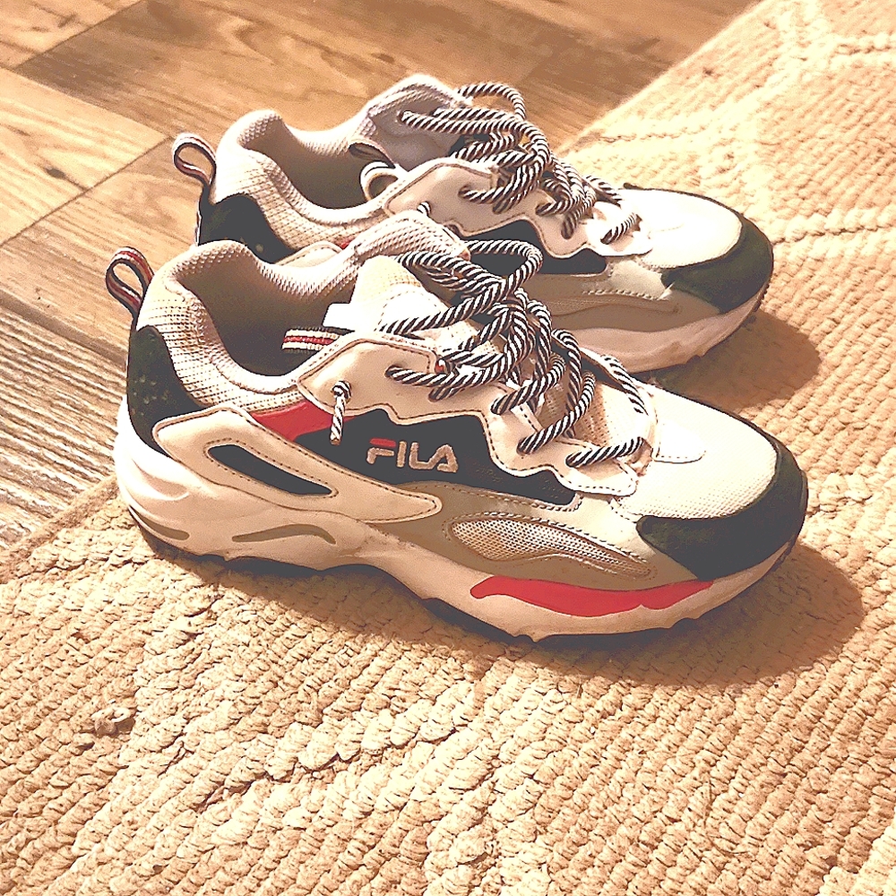 Shoes Fila Big kids boys size 4